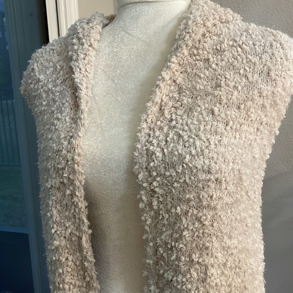 Rachel Zoe Sleeveless Cardigan with Hoodie - Picture 5 of 14